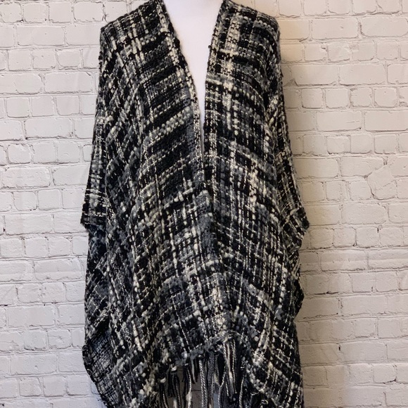 Apt. 9 Jackets & Blazers - Apt 9 Open Front Cardigan Fringe Poncho Cape. NWT Apt. 9 Jackets & Blazers - Apt 9 Open Front Cardigan Fringe Poncho Cape. NWT